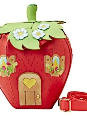 Strawberry Shortcake Strawberry Shaped and Scented Crossbody Bag - Red & Green